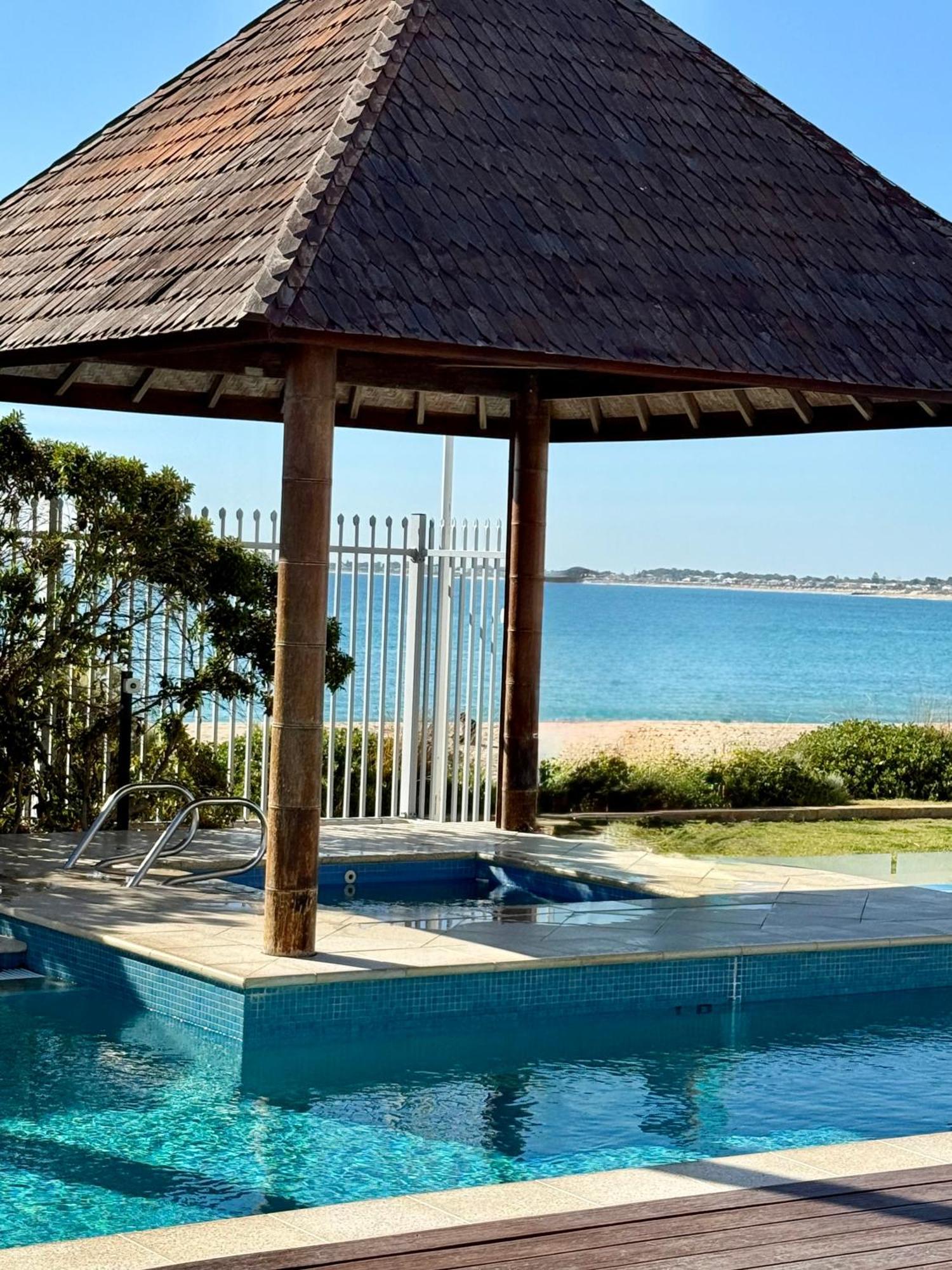 Tempel By The Sea Mandurah Exterior photo